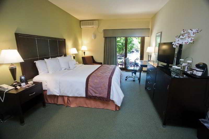 Doubletree By Hilton Napa Valley - American Canyon Exterior photo